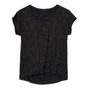 lululemon: Miles Ahead Short Sleeve Shirt, size 12, dark cammo